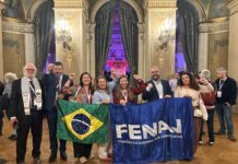 Delegação da FENAJ participa da abertura do Congresso Centenário da FIJ em Paris
