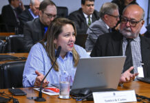 FENAJ alerta para riscos da PEC 67/2023 e defende responsabilidade social da imprensa em reunião no Conselho de Comunicação Social